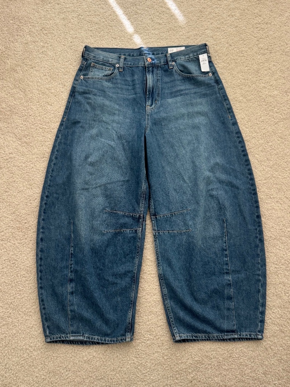 Gap horseshoe barrel leg denim jeans in dark indigo blue